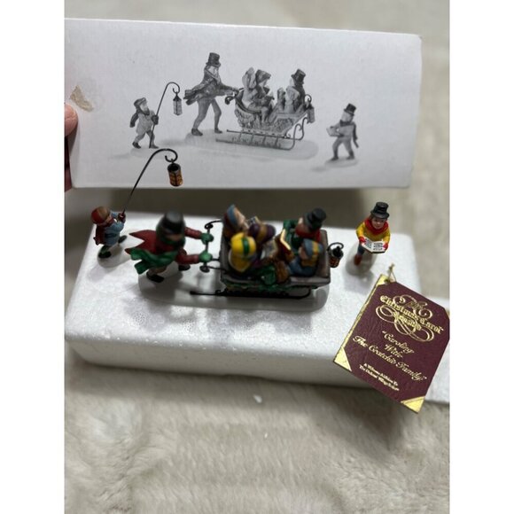 Department 56 Heritage Village Collection Caroling w/ the Cratchit family - Picture 2 of 7